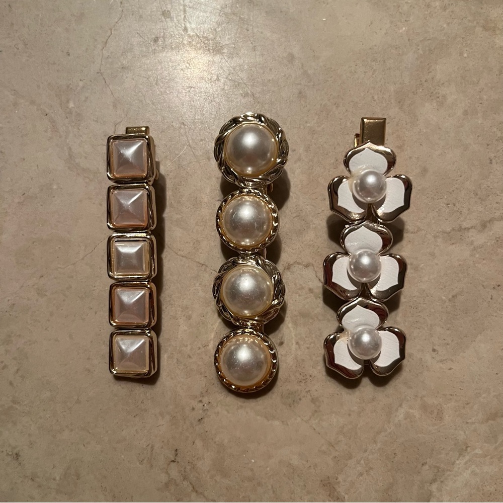 Jewel and pearl decor hairclips